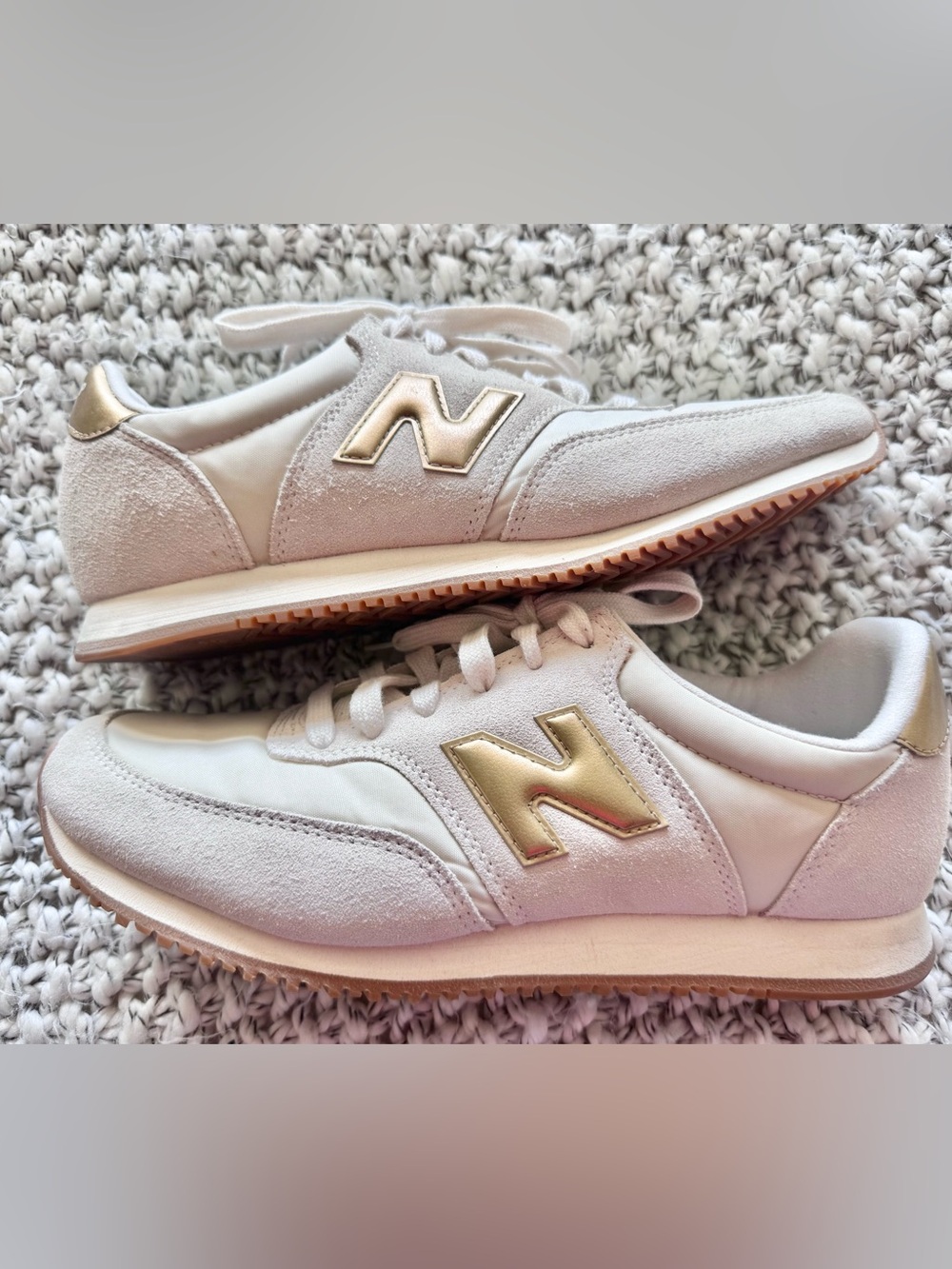 JCREW NEW BALANCE CLASSICS VGUC CREAM GOLD SNEAKERS SHOES